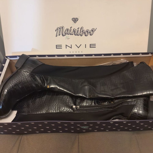 Mairiboo for Envie black over the knee boots used, croco texture, size 37