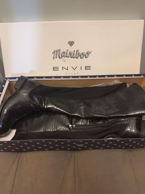 Mairiboo for Envie black over the knee boots used, croco texture, size 37