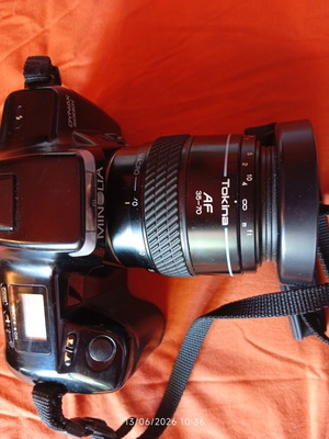 Minolta Dynax 5000i SLR 35mm camera used with Tokina AF 35-70mm lens