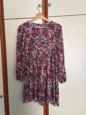 Clockhouse floral dress like new, sizes S-M, multicolor