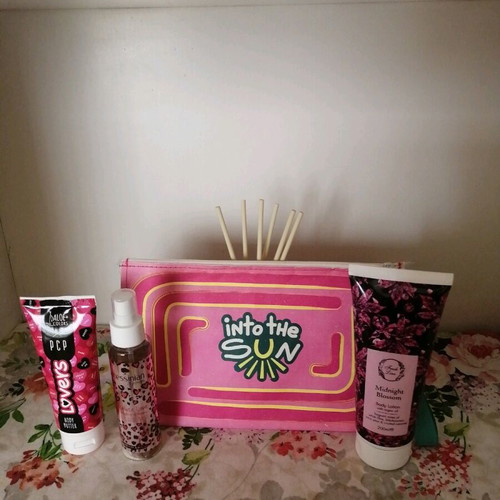 Fresh Line, Aloe Colors and Messinian Spa 3-product set like new