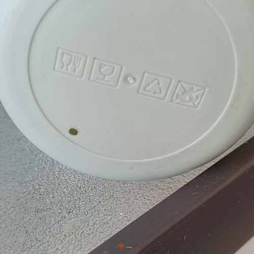 Glass cup with plastic exterior and leak-proof lid like new