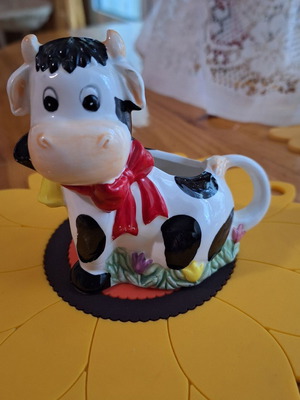 Milk jug cow like new, made in Taiwan