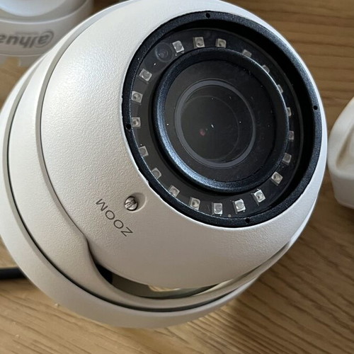 Dahua security camera set like new with motion detector