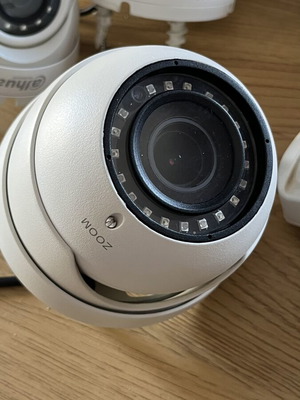 Dahua security camera set like new with motion detector