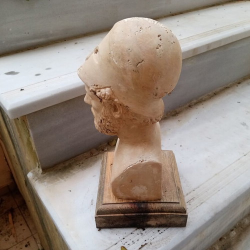 Ceramic bust of Pericles used with wooden base