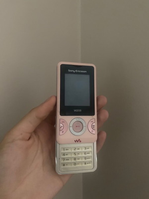 Sony old mobile phone with buttons, collectible, in very good condition