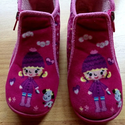 Comfy girls' slipper boot used size 26 pink purple
