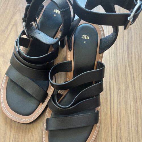 Zara leather sandals like new, size 40, black and brown