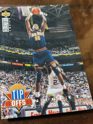 1994-95 Upper Deck Collector's Choice International Spanish #172 Tip Offs Dikembe Mutombo Card like new