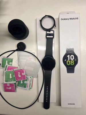 Samsung Galaxy Watch 5 σαν καινούργιο με αξεσουάρ