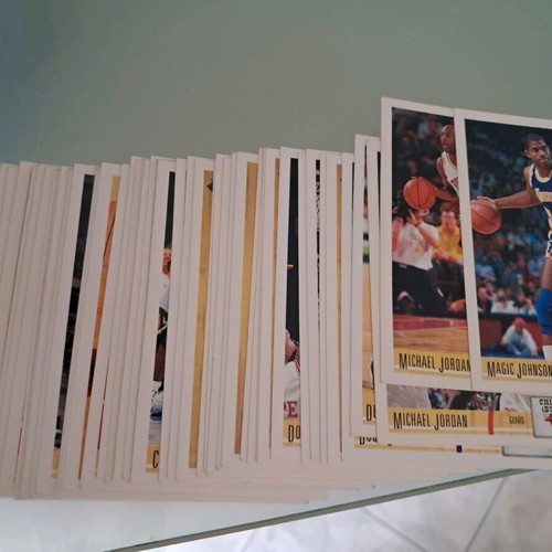 NBA Upper Deck 1992 like new, 80 different collectible cards