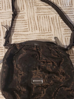 Sisley shoulder bag like new, brown with embossed letters and patent details