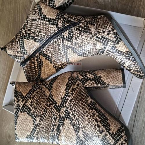 Women's snake print ankle boots size 39, lightly used