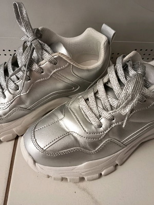 Sneakers women's silver size 39 like new
