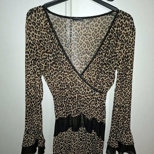 Blouse like new with leopard print, size M