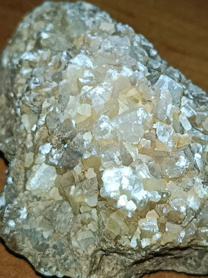 Yellow Calcite like new