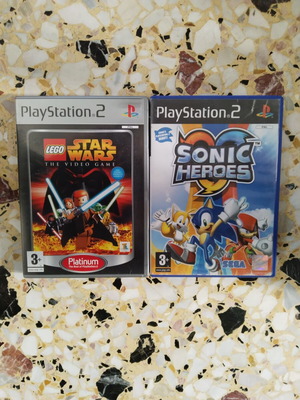 PlayStation 2 cases like new, without CDs, with covers