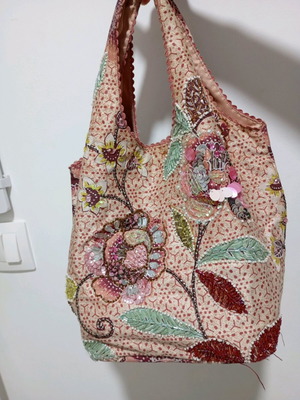 Τσάντα Accessories χειρός ροζ με πούλιες σαν καινούργιο