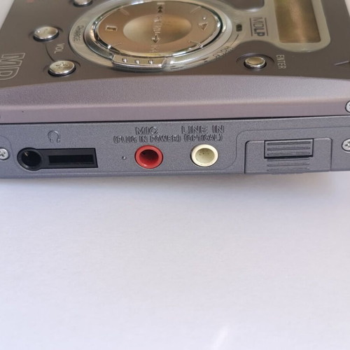 Sony MD Walkman MZ-G750 with remote, 5 discs, power supply, and battery