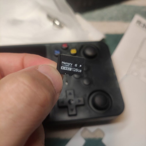 R36s Console New With 128GB TF Card and 25,752 Games