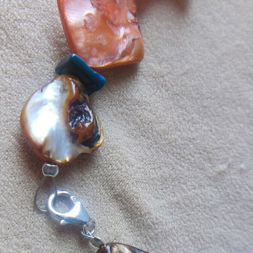 Mother of Pearl Necklace with 925 Silver Clasp like new, multicolor