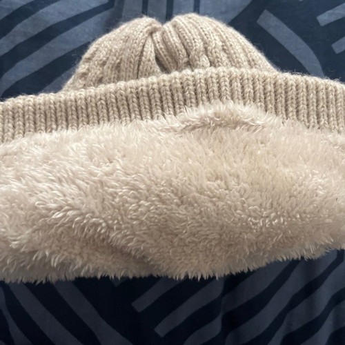 Hat with fur inside new