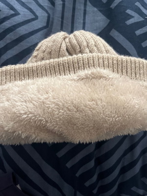 Hat with fur inside new