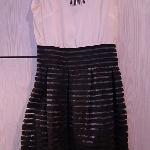 Elegant black and white dress with built-in necklace like new, size S
