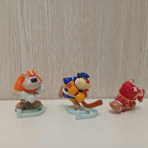 Kinder Joy Surprise Funny Ice Hockey Players figures used, set