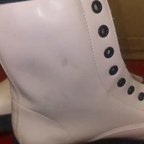 Women's white ankle boots like new, without laces