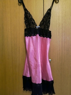 Milena by Paris nightgown like new, size M with adjustable straps