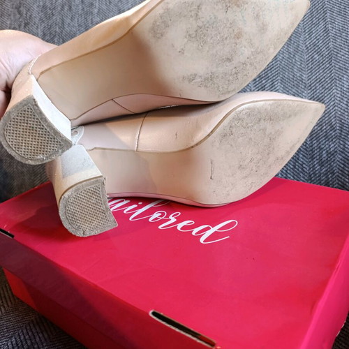 Used leather bridal pumps size 39 beige pink