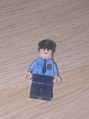 Lego minifigure Super Heroes Batman II Guard used