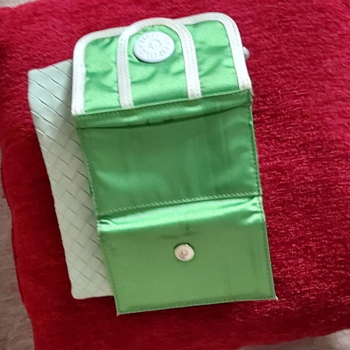 Kipling wallet green like new