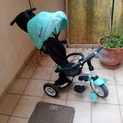 Lorelli Matrix tricycle bike used, foldable with canopy, blue