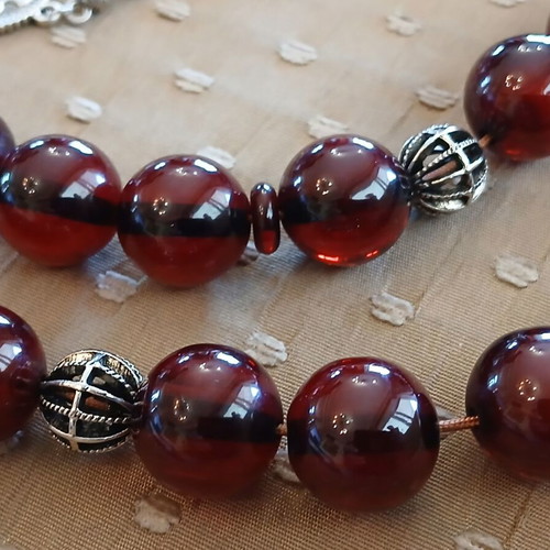 Bakelite Komboloi like new, 33 beads, traditional oriental finish