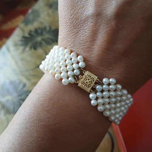 Bracelet with natural pearls and 14k gold clasp, like new, 19 cm