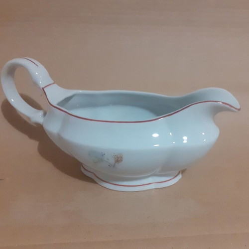 Porcelain soup tureen and sauce boat set like new, Izida, Made in Bulgaria