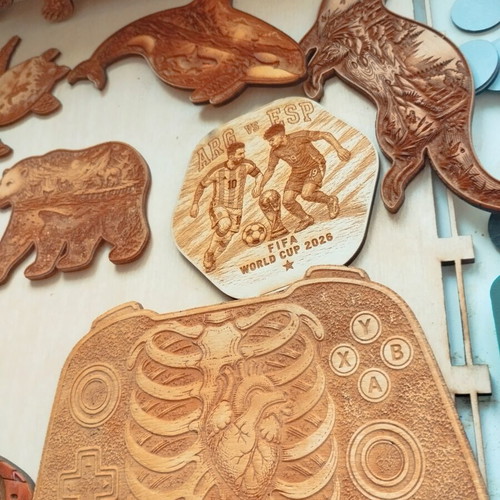 Wooden decorative figures, pack of 3, 10cm, custom orders
