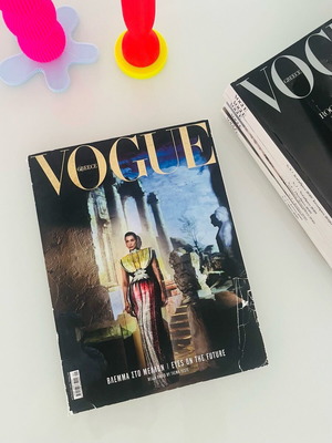 Vogue Greece τεύχος 1 Απρίλιος 2019 σαν καινούργιο, συλλεκτική έκδοση με Bella Hadid