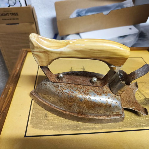 Electric iron interwar period used