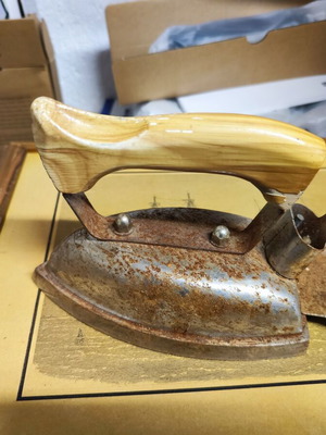 Electric iron interwar period used
