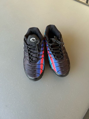 Nike Tn Air athletic shoes new, size 42, black