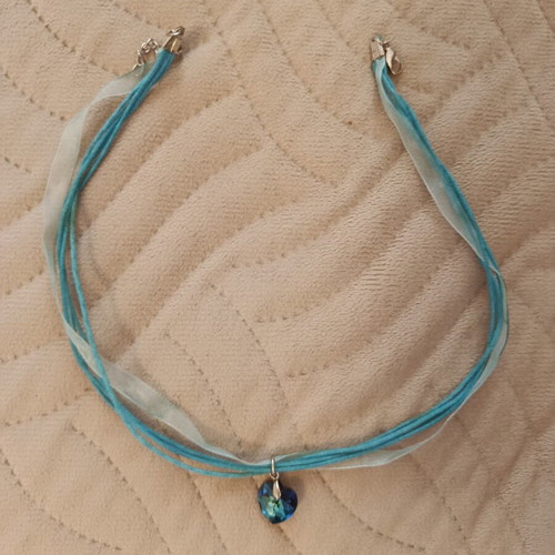 Blue choker with heart element new