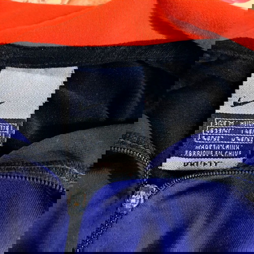 Αθλητική μπλούζα Nike