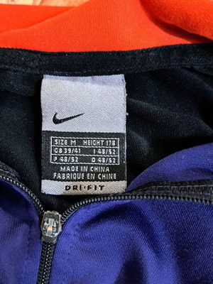 Αθλητική μπλούζα Nike