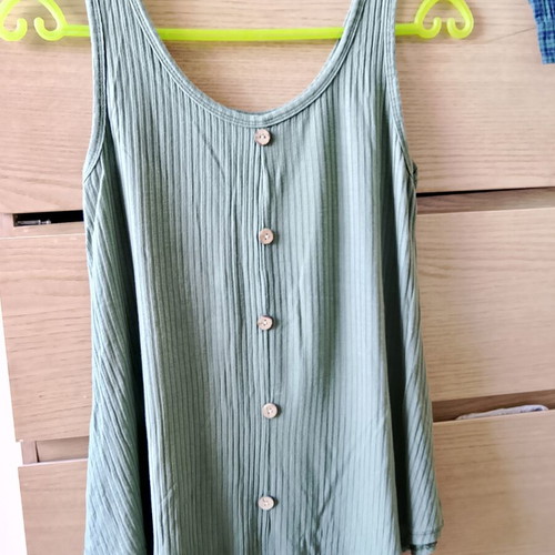 Sleeveless ribbed top with buttons, like new, olive green