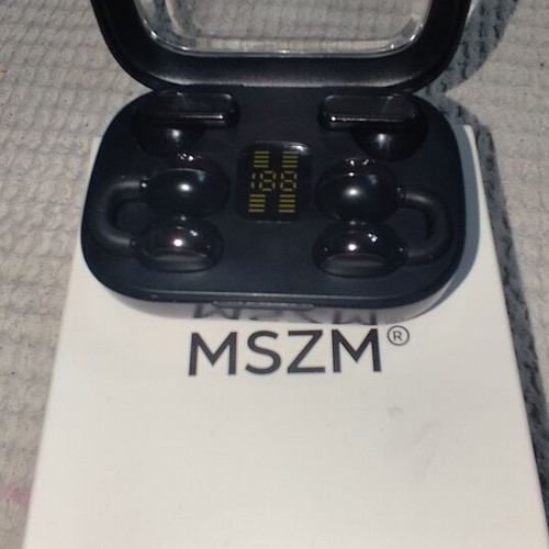 Bluetooth Handsfree wireless earbuds like new with AI noise cancellation