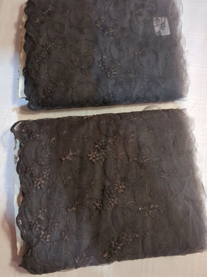 Brown lace embroidered on tulle like new